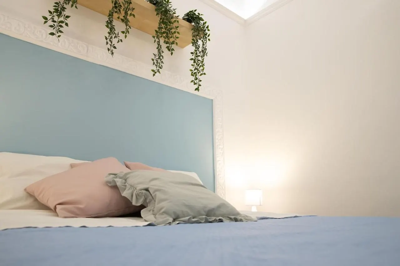 Voila Rooms Guest House Terrasini