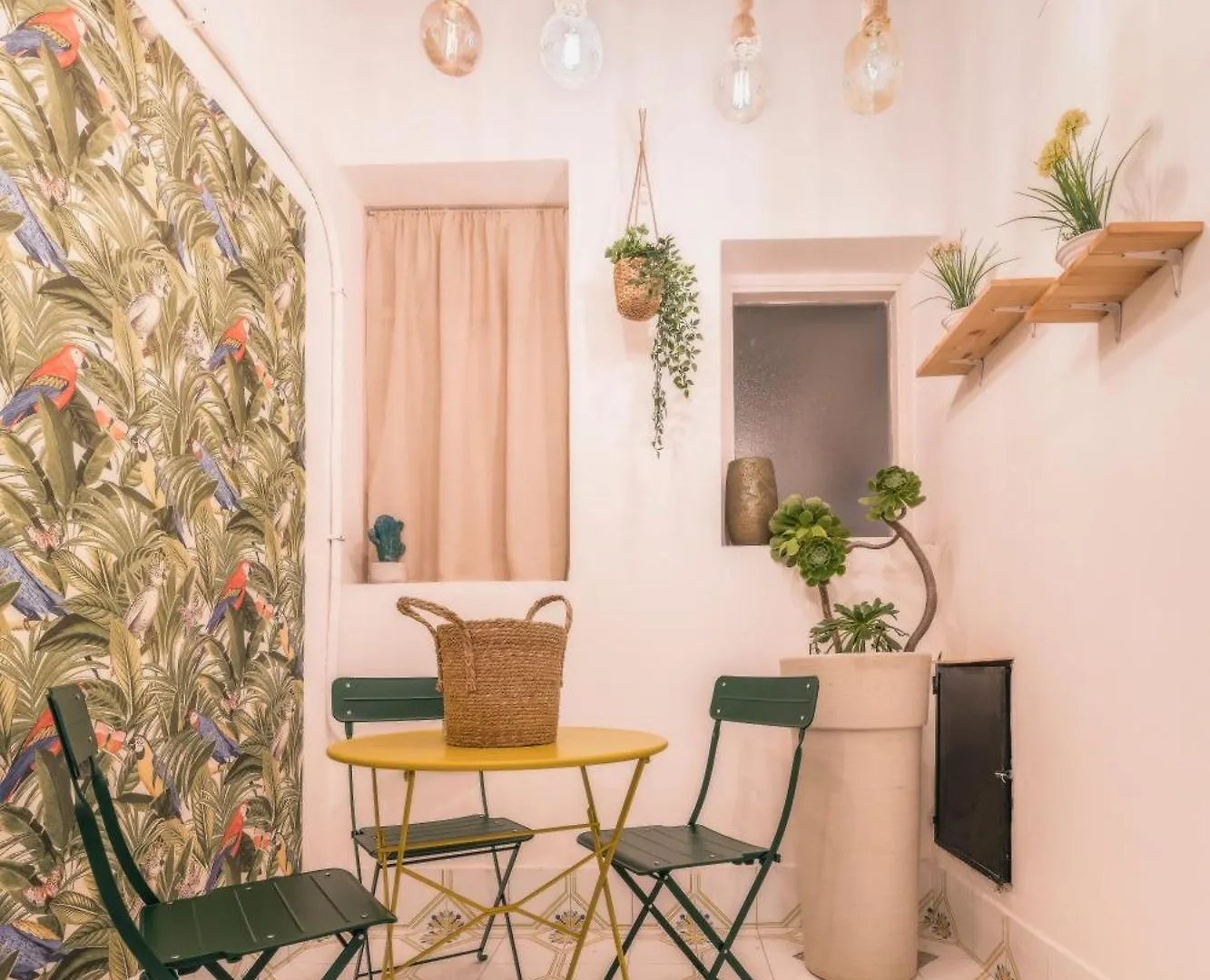 Voila Rooms Guest House Terrasini