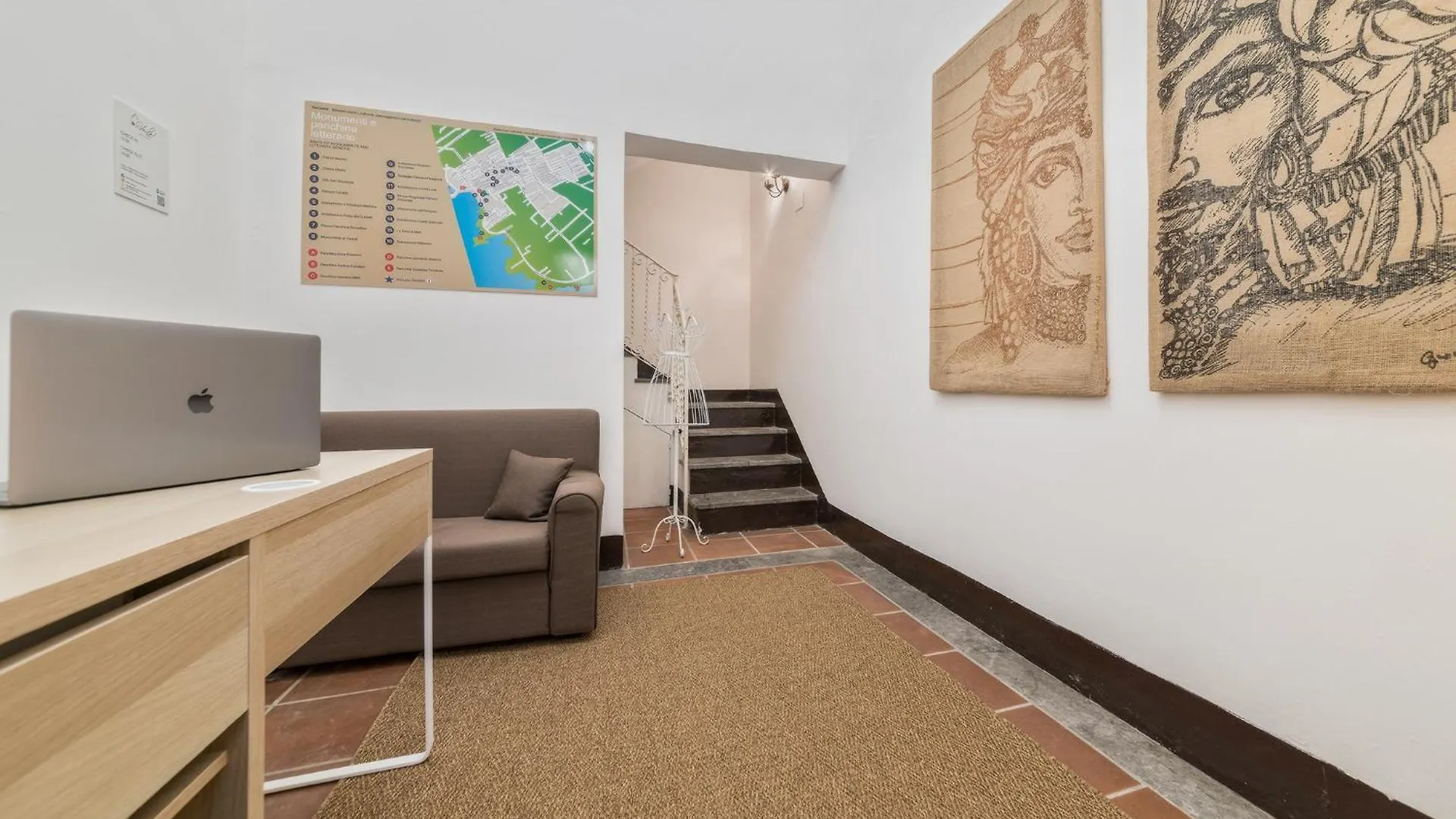 ***  Voila Rooms Guest House Terrasini Italië