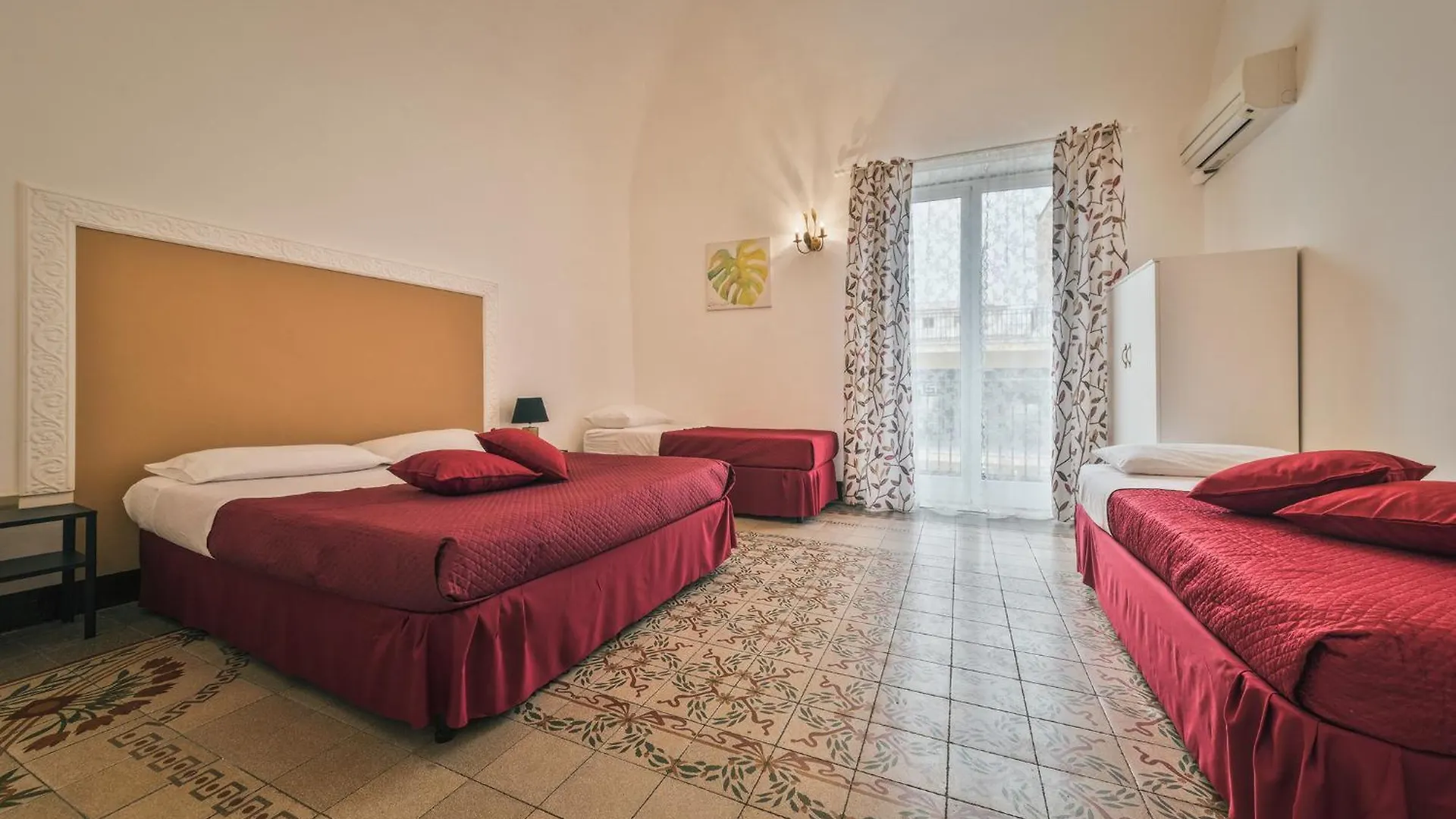 Voila Rooms Guest House Terrasini 3*,