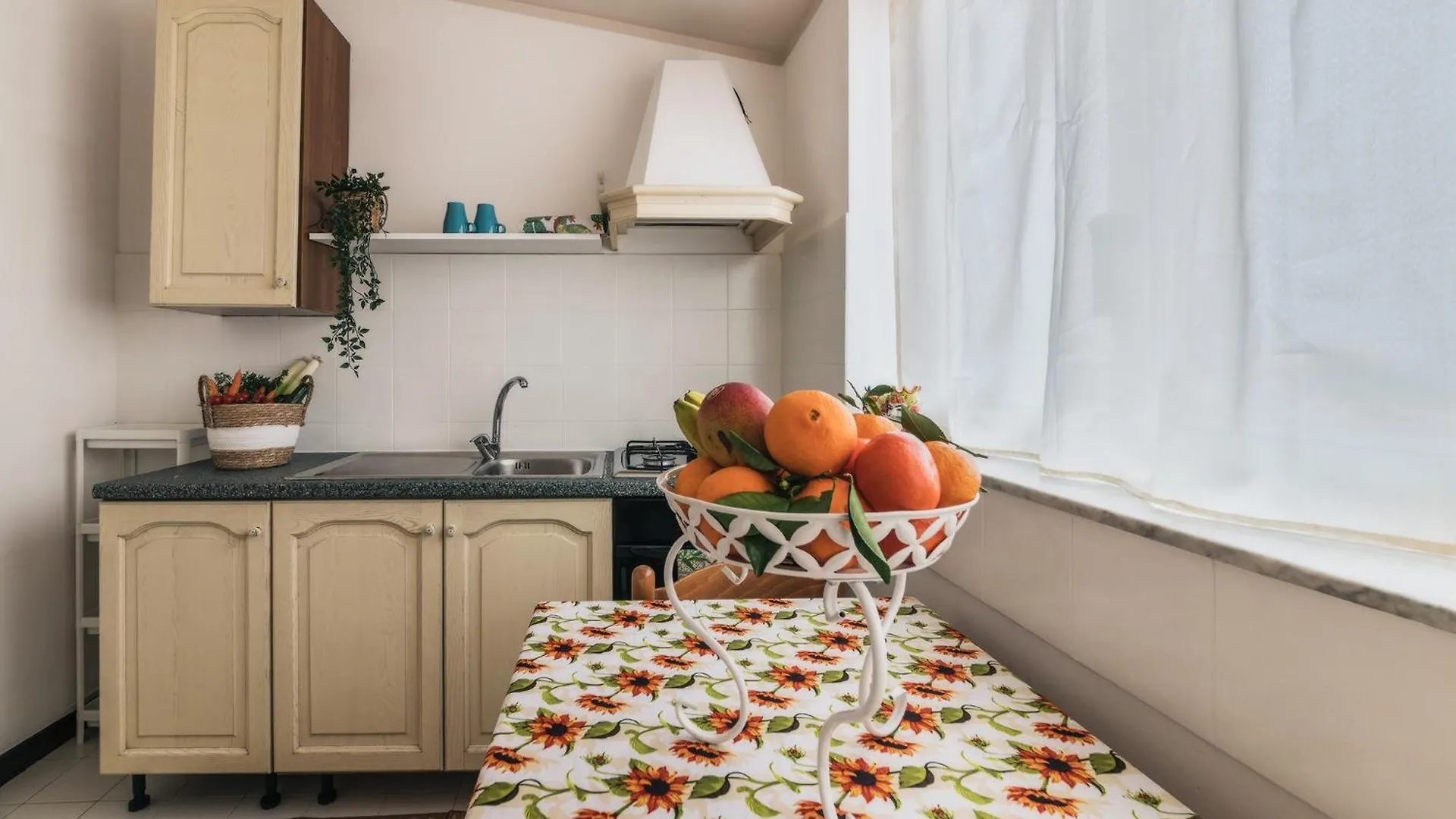 Voila Rooms Guest House Terrasini