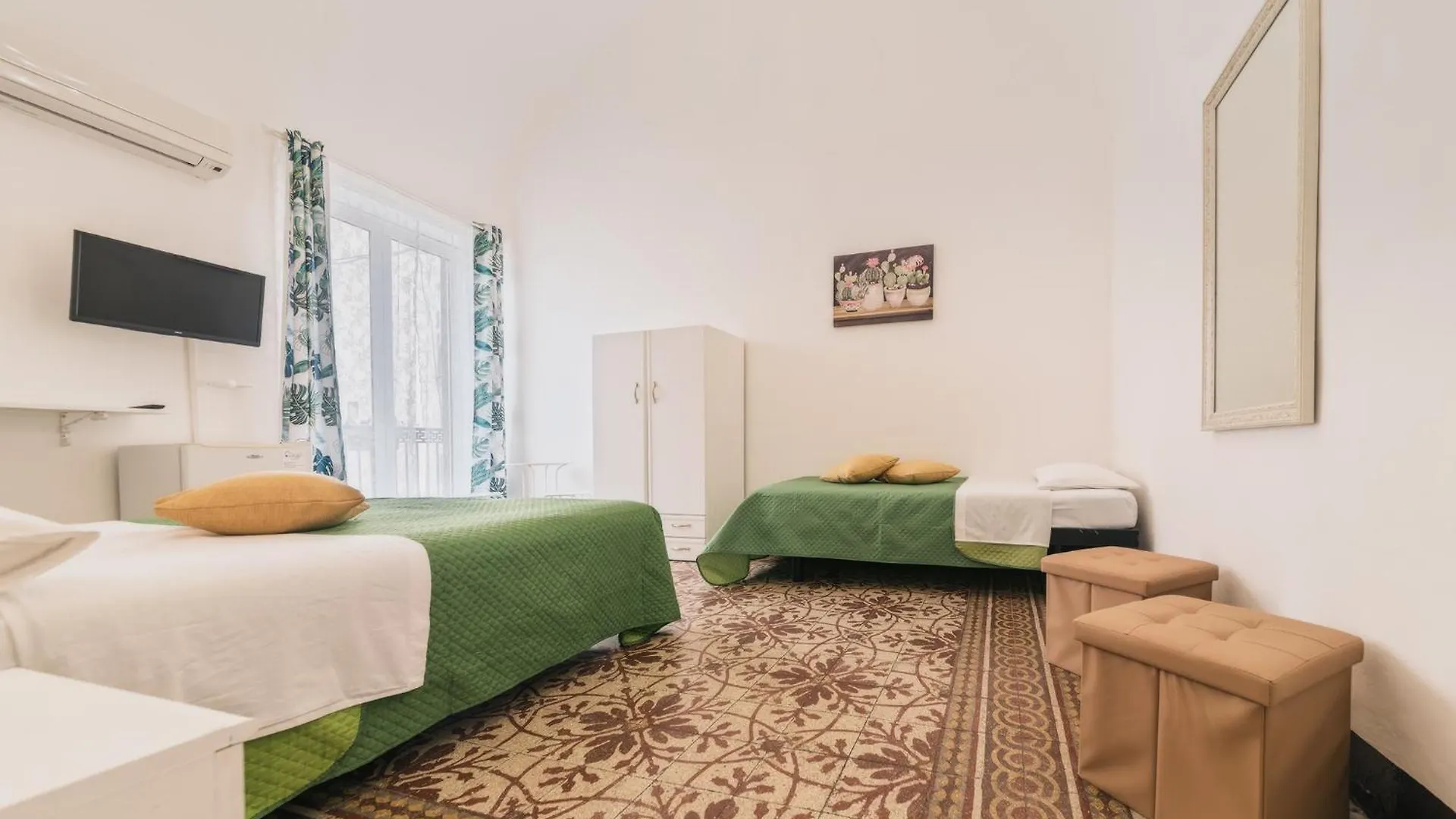 Voila Rooms Guest House Terrasini