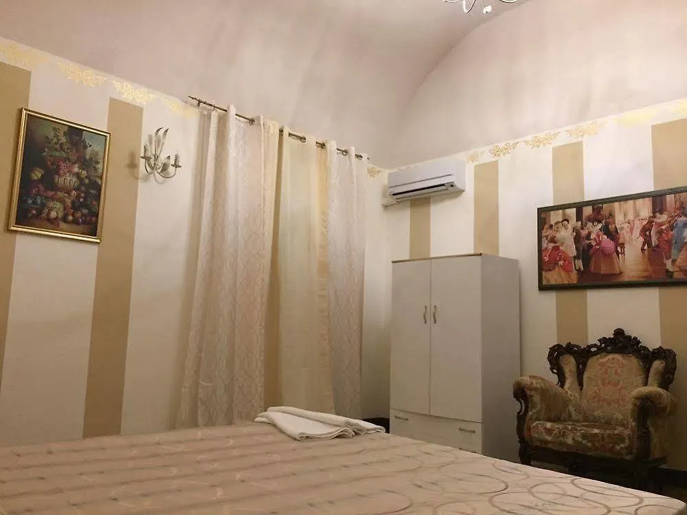 Voila Rooms Guest House Terrasini