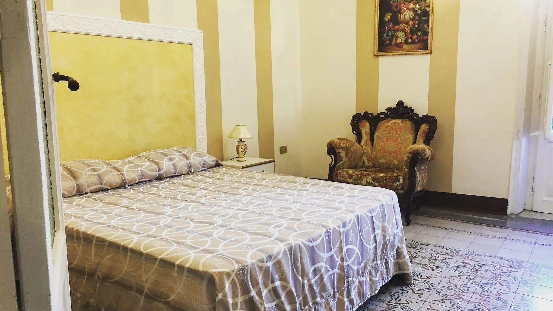Voila Rooms Guest House Terrasini