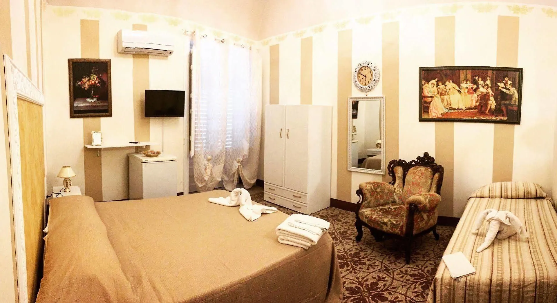Voila Rooms Guest House Terrasini